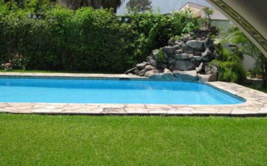 Venta Casa con Piscina en Rinconada del Lago La Molina